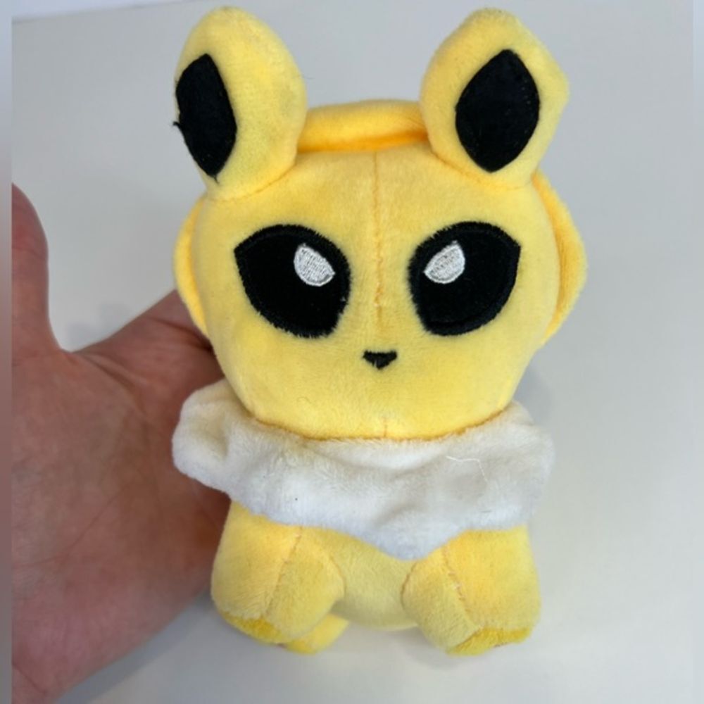Pokemon Center Nintendo Game Freak Jolteon Eevee Chibi Soft Stuffed Plush No Tag